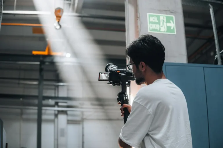 Freelance dans le film : se lancer et en vivre