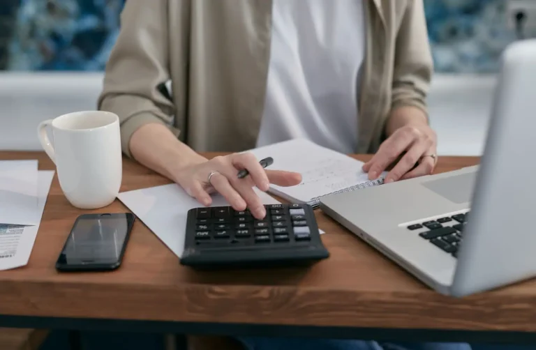 Auto-entrepreneur et URSSAF : déclarer et payer ses cotisations