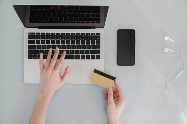 Banque en ligne : comment bien comparer avant de choisir