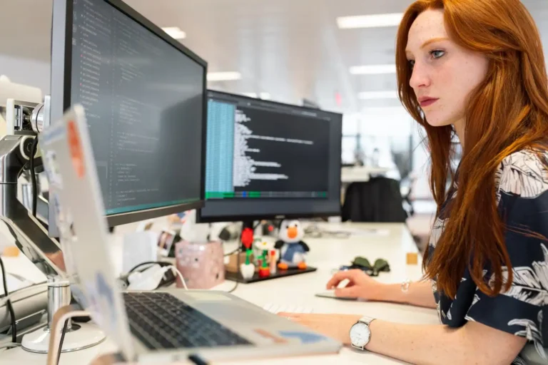 Freelance en informatique : se lancer, missions et tarif