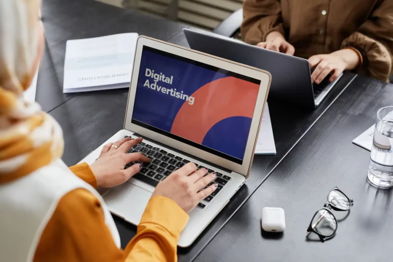 Emploi dans le marketing digital : métiers, compétences, accès