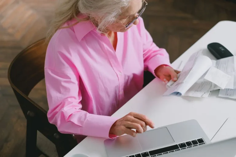 Reconversion et retraite : se réorienter avant ou reprendre après