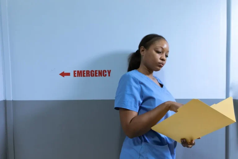 Reconversion infirmière : changer de métier sereinement