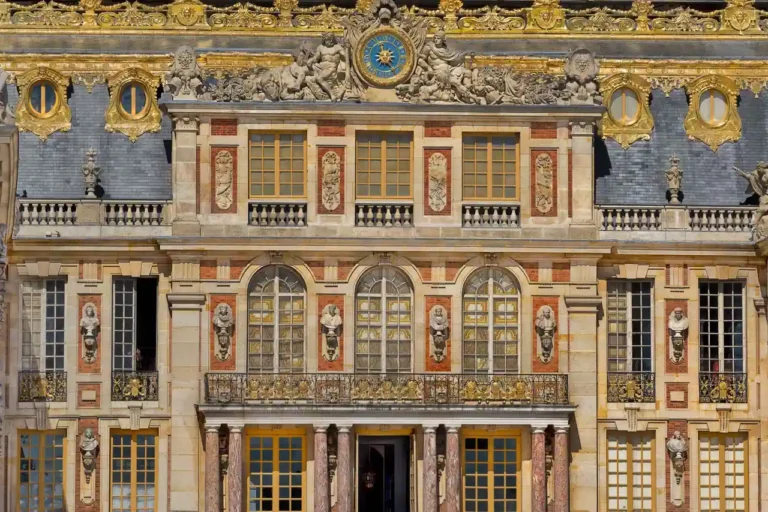 Actualités royales : quelles familles suivre et où trouver le vrai