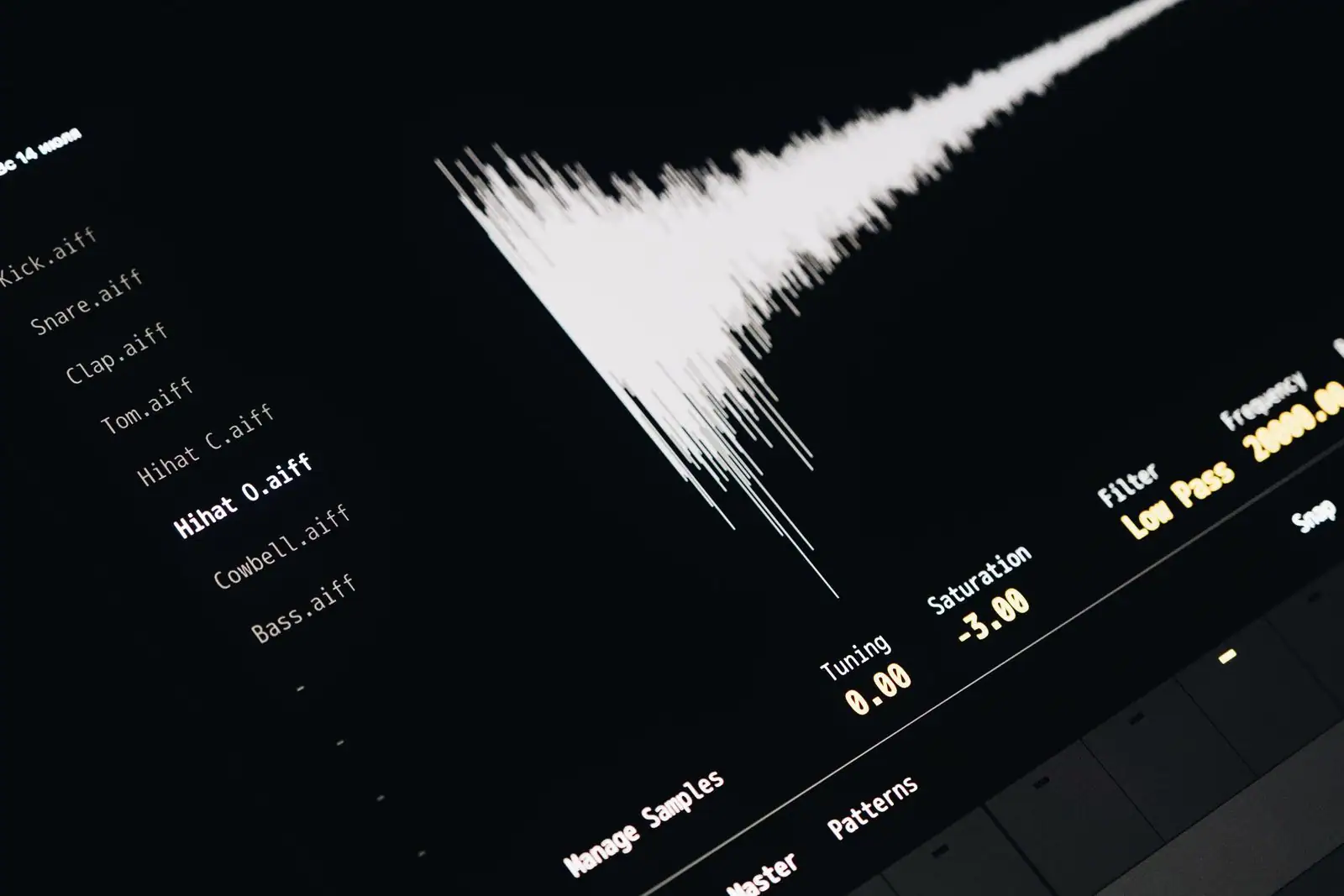 Écran d'un logiciel d'édition audio affichant une forme d'onde, évoquant la conversion de fichiers son